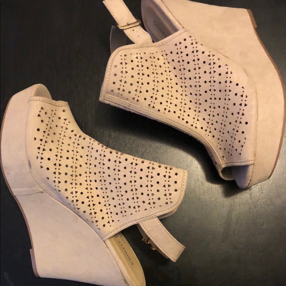 Nude wedges